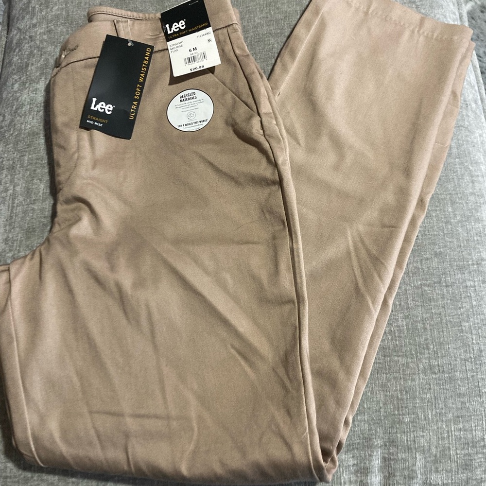Lee Women’s pants size 6 M